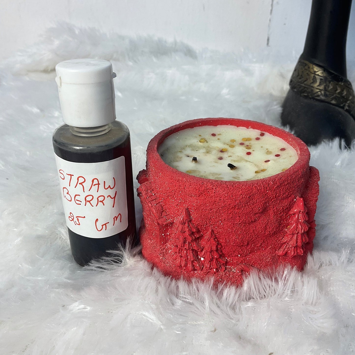 Strawberry candle fragrance