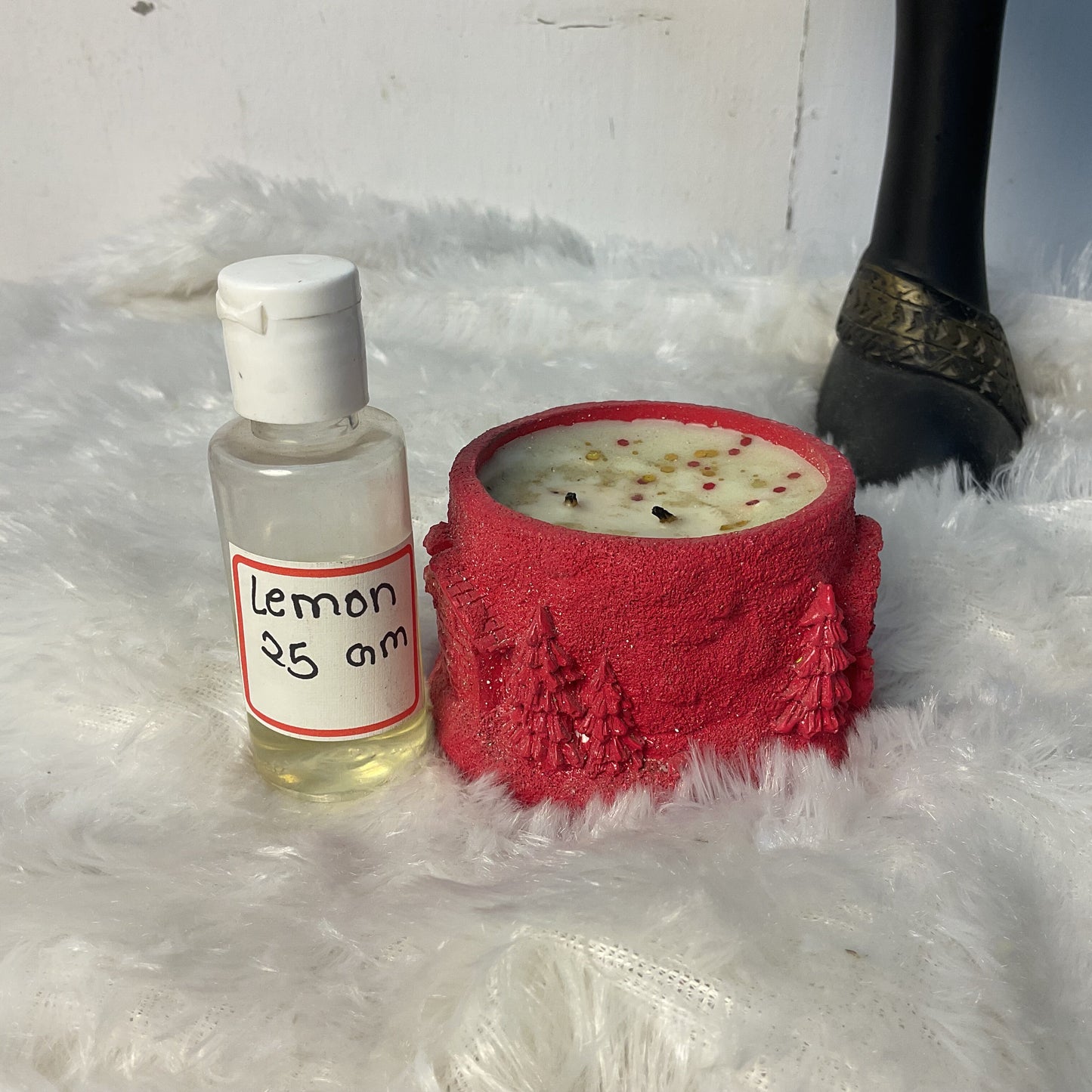 Lemon candle fragrance