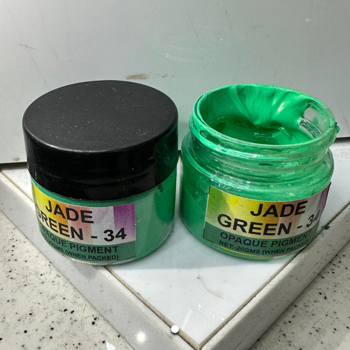 Jade green opaque pigment (20 gram)