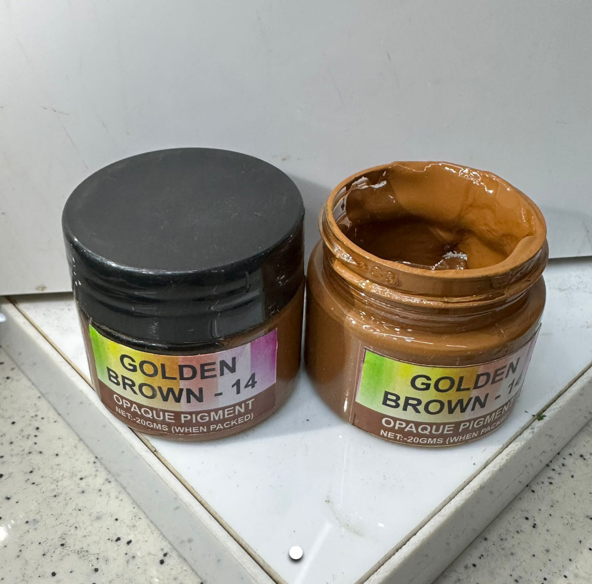 Golden brown opaque pigment (20 gram)