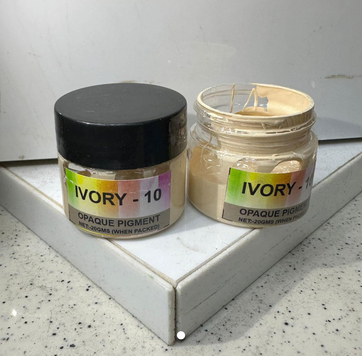 Ivory opaque pigment (20 gram)
