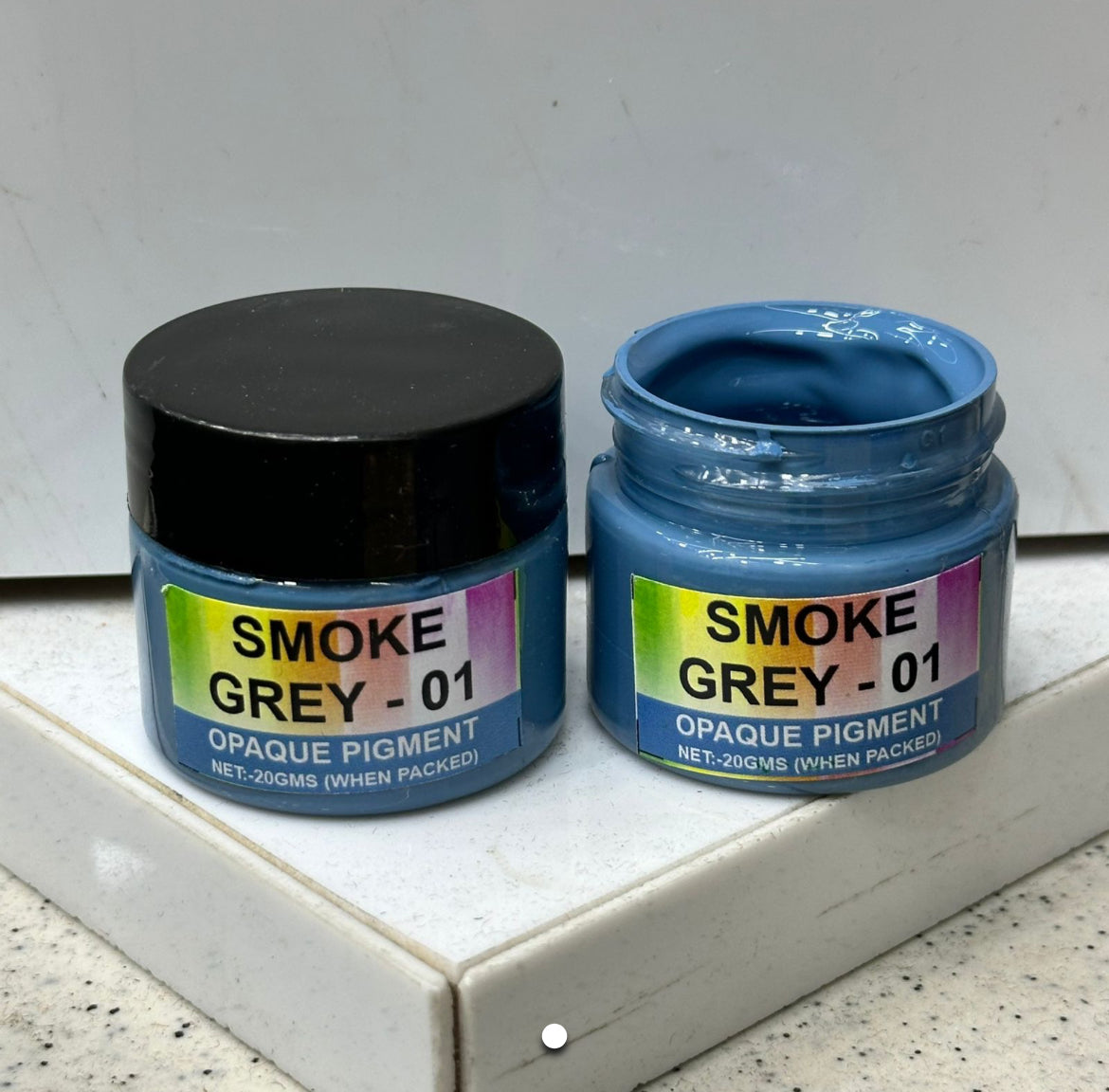 Smoke grey opaque pigment (20 gm)