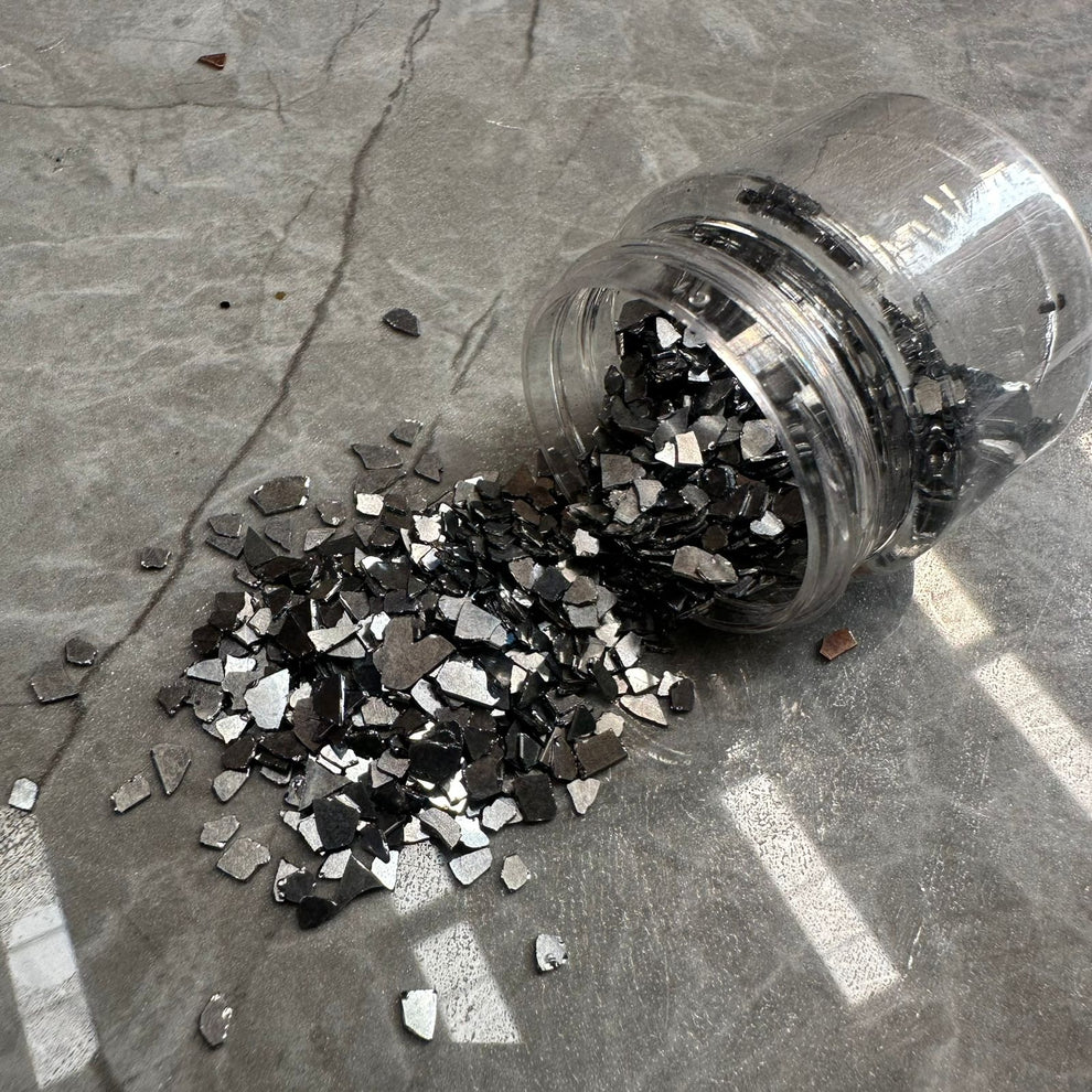 Glass chips Black