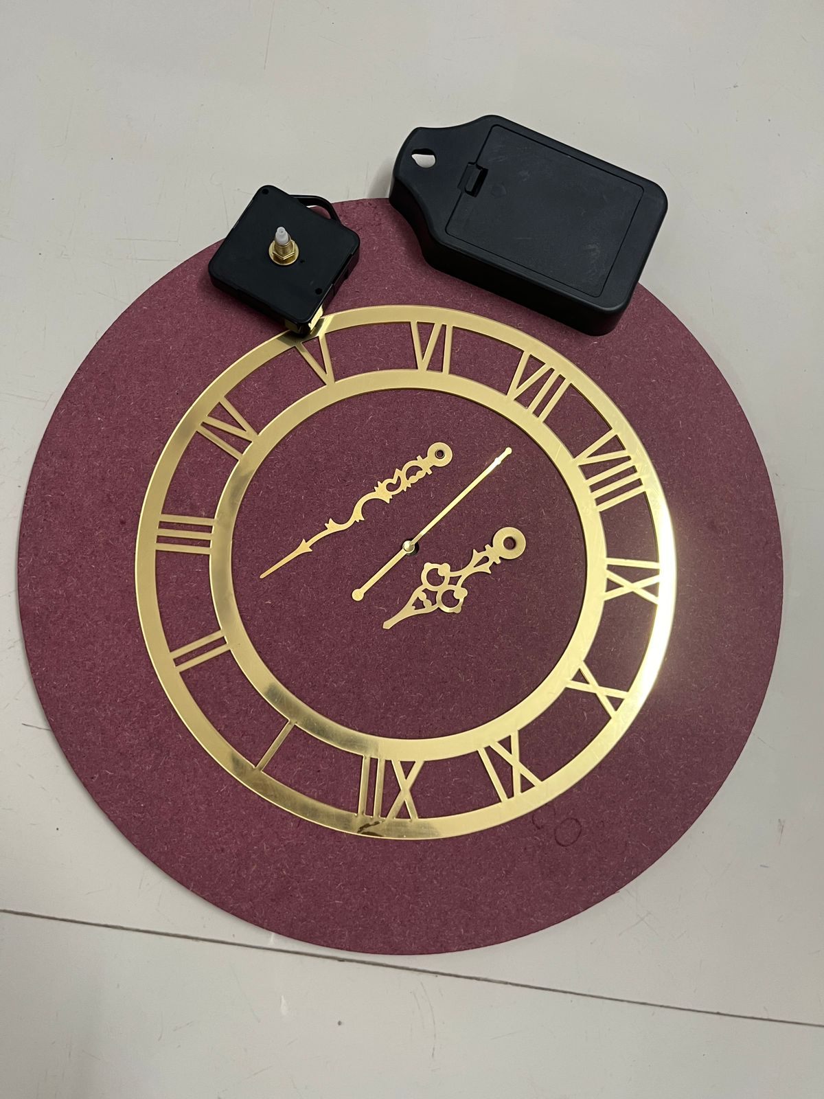 Clock set with Roman ring