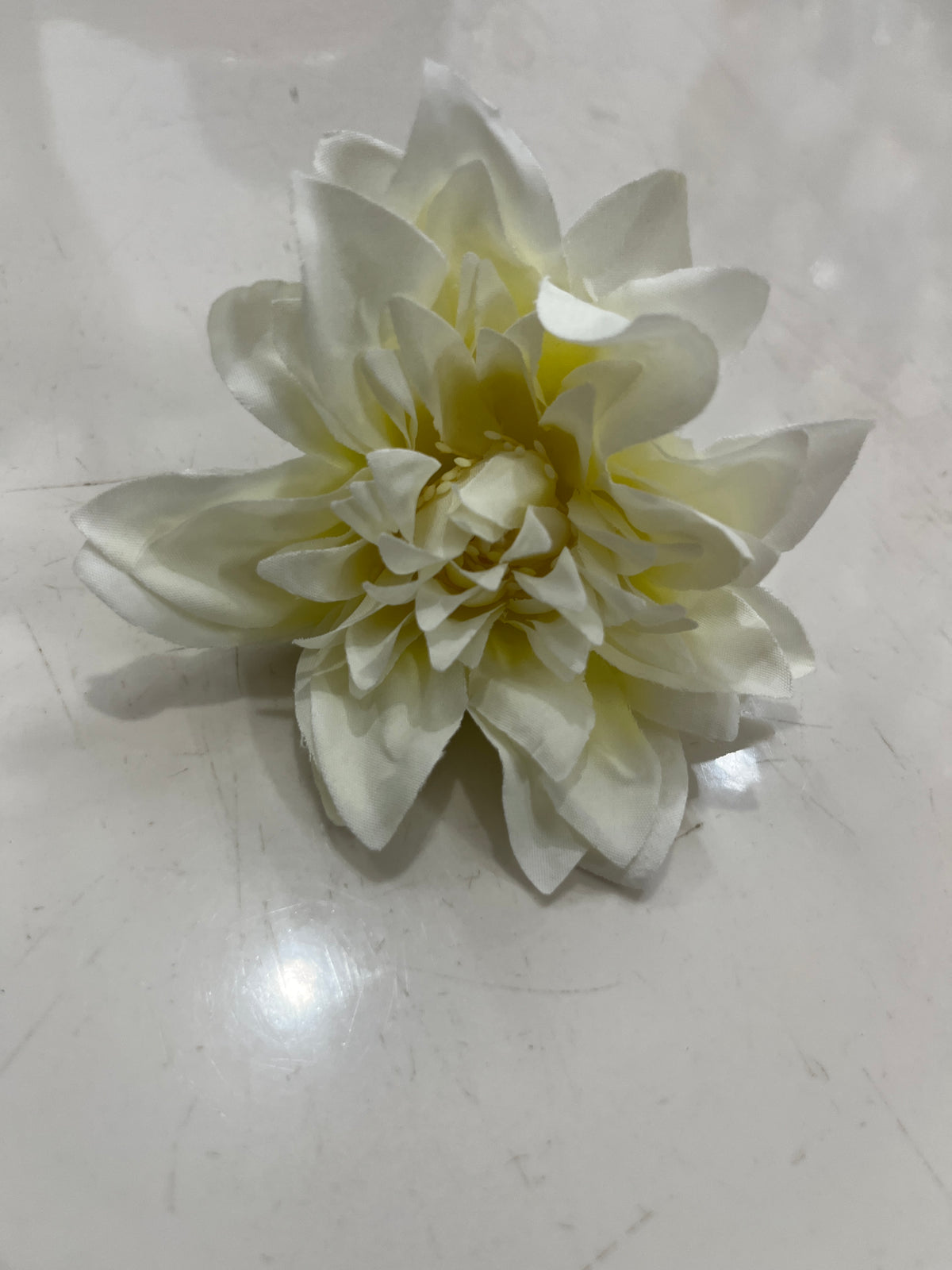 Artificial decorative flower (white)