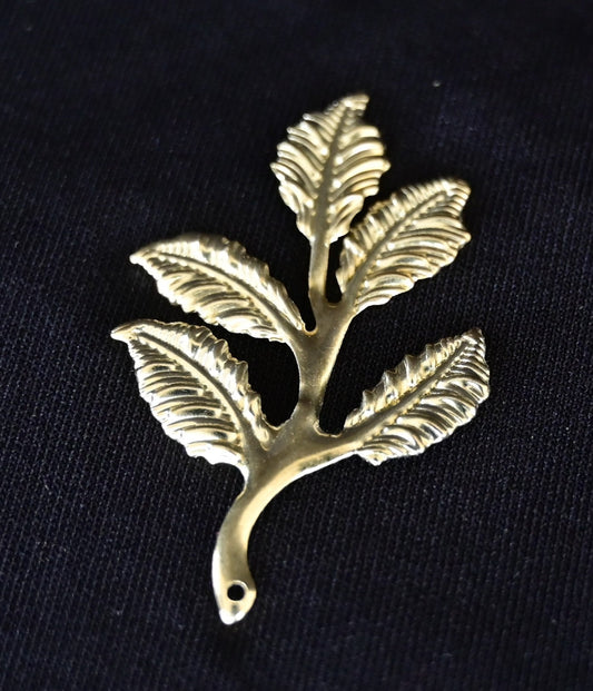 Metal curve leaf