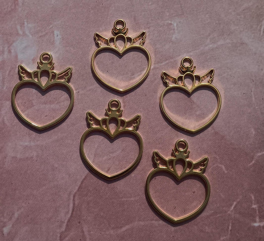 Heart with tiara bezel