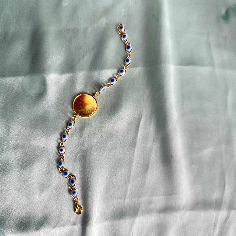 Rakhi bezel bracelet