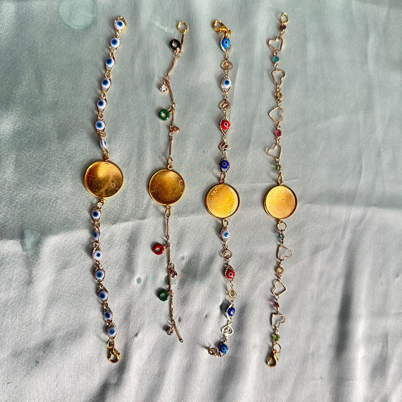 Rakhi bezel bracelet
