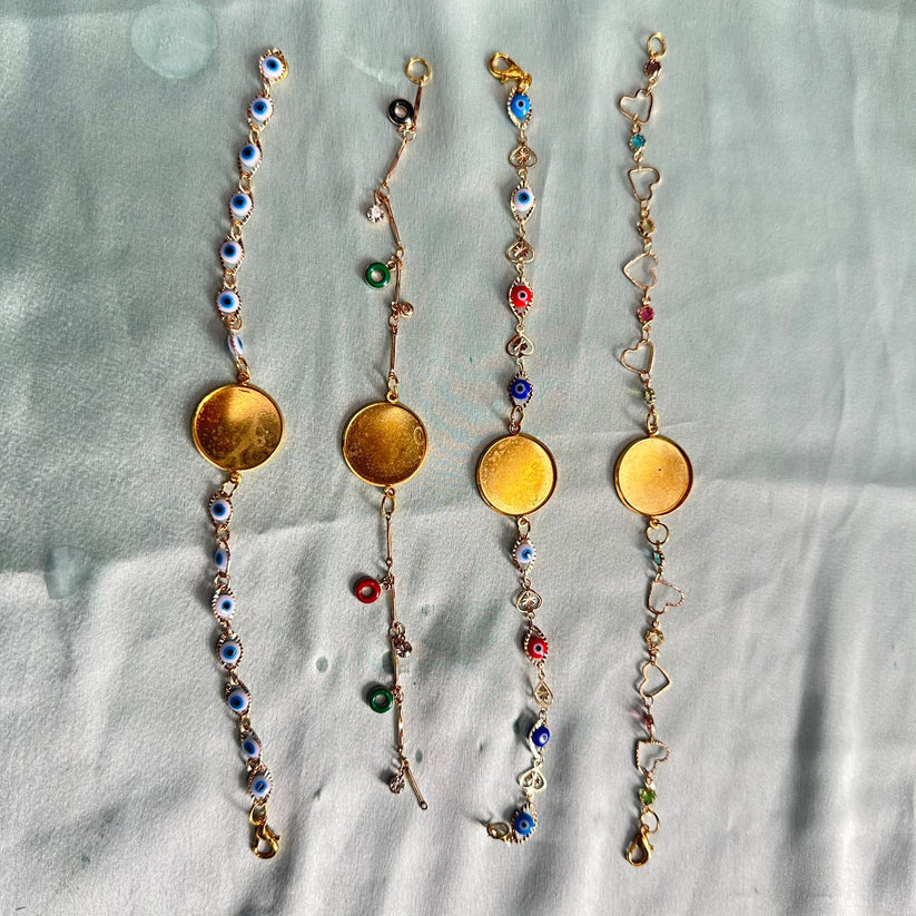 Rakhi bezel bracelet