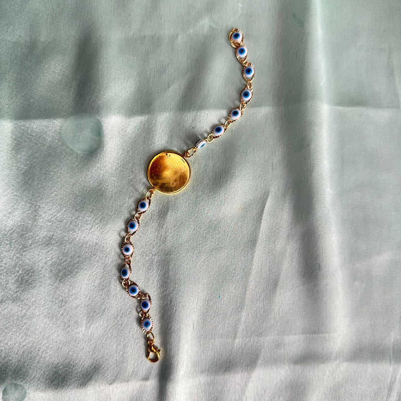 Rakhi bezel bracelet