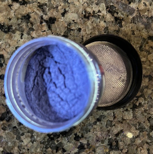 Violet pearl pigment