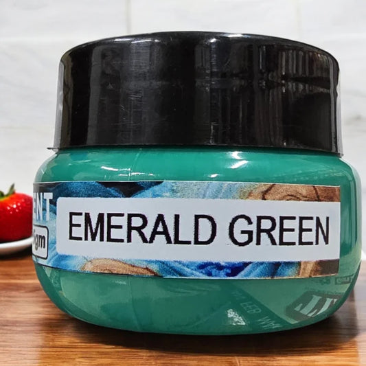 Emerald green opaque pigment