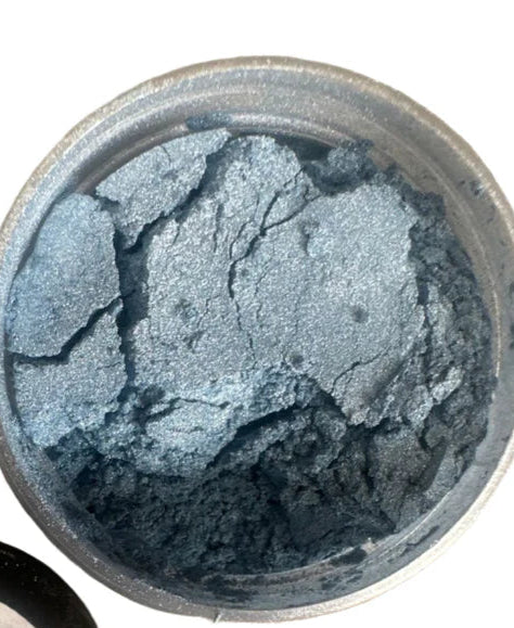 Light blue pearl pigment