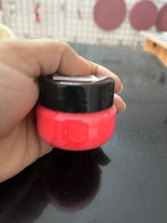 Floroscent red pigment